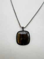 Green Sapphire Pendant + Silver Chain | Hola