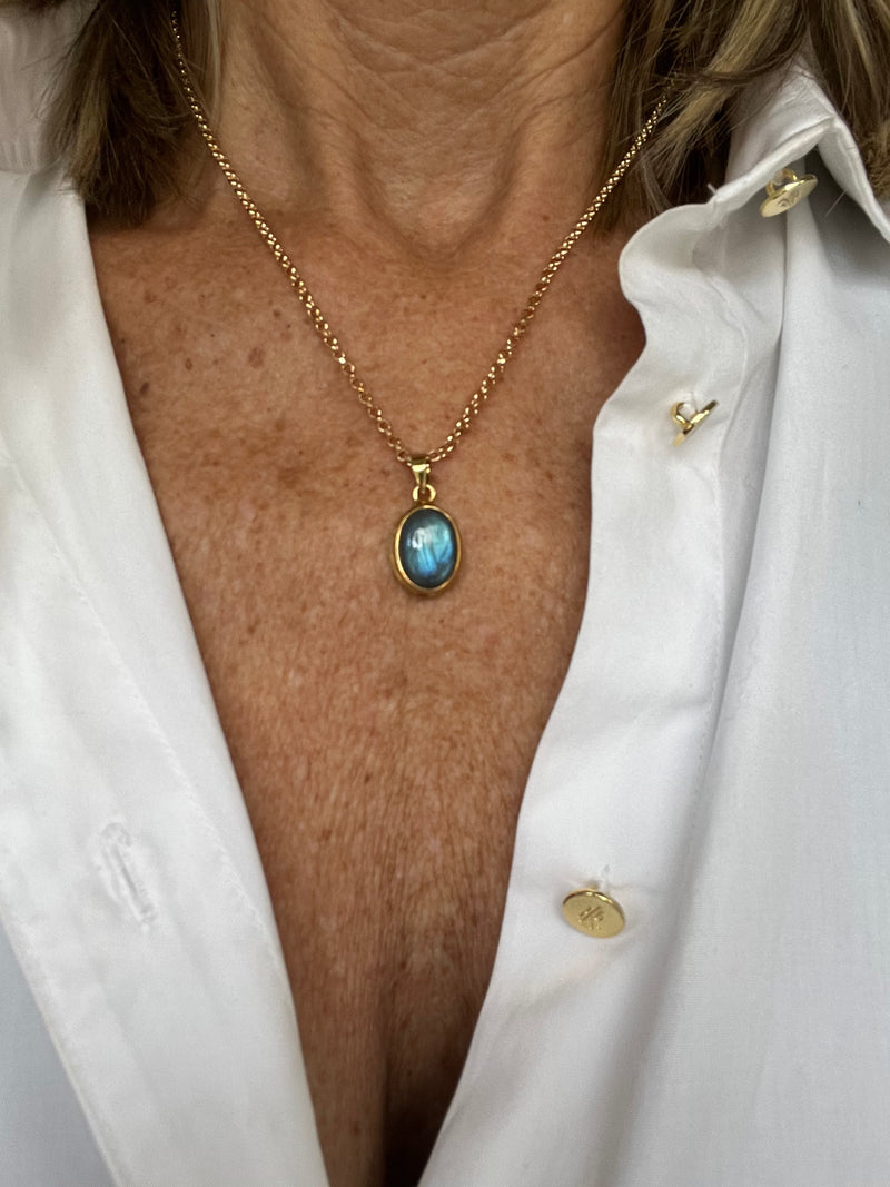 Labradorite Pendant on Gold Chain | Jana